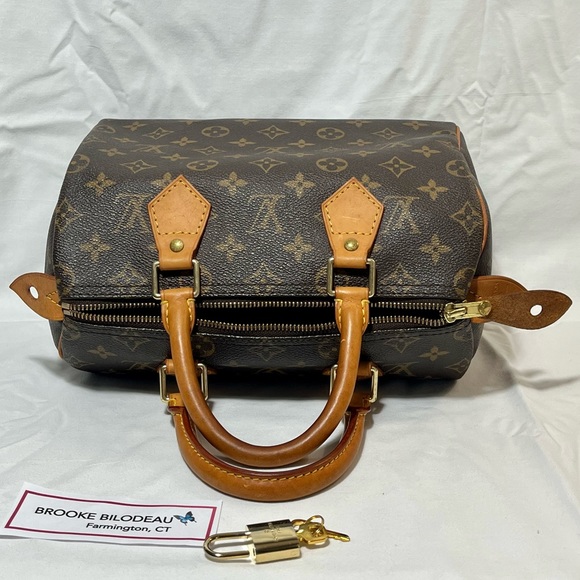 SOLD- Authentic Louis Vuitton Speedy 25 Monogram - Picture 4 of 16
